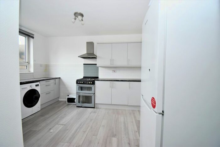 3 Bedroom Maisonette To Rent In Polecroft Lane, London, SE6