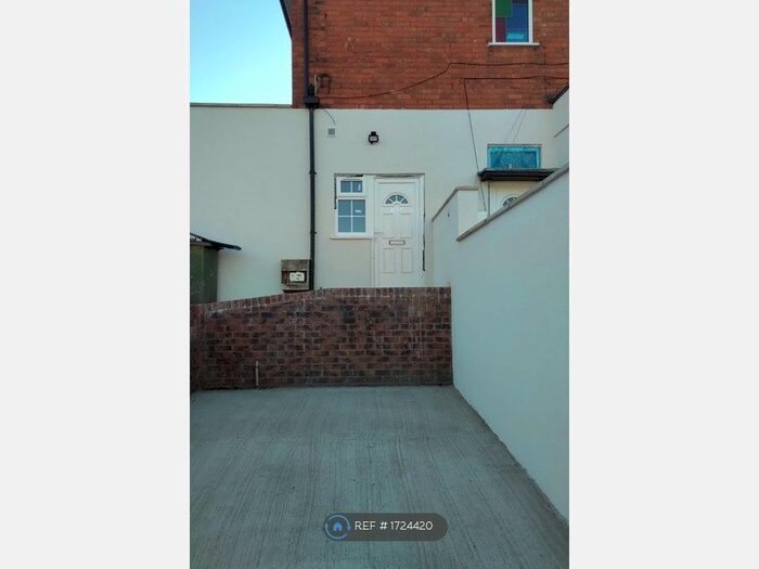 1 Bedroom Flat To Rent In New Road, Rednal, Birmingham, B45