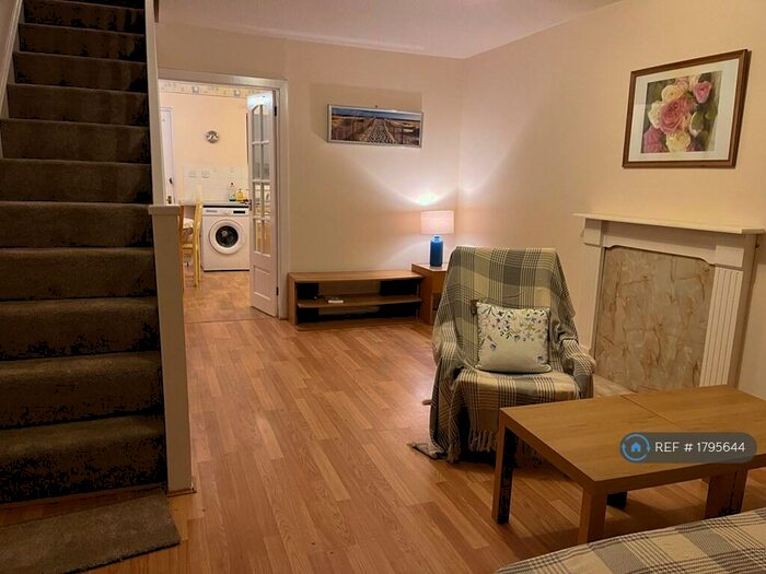 2 Bedroom Terraced House To Rent In Millhouse Drive, Glasgow, G20