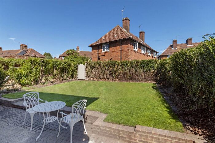 3 Bedroom Semi-Detached House To Rent In Bryony Road, London, W12