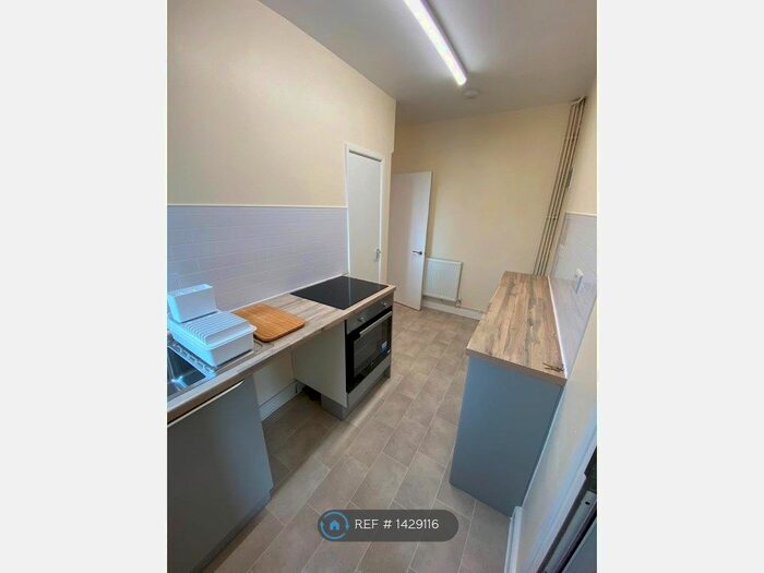 2 Bedroom Flat To Rent In Granville Road, Weymouth, DT4