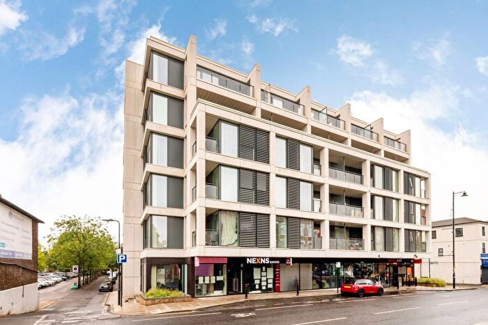 1 Bedroom Flat For Sale In Easton Lodge, Hanwell, W7