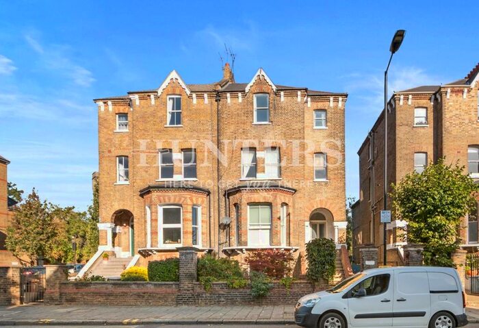 2 Bedroom Flat To Rent In Lordship Park, London, N16