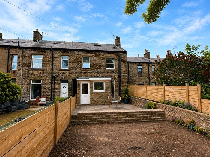 3 Bedroom End Of Terrace House For Sale In Long Lane, Honley, HD9