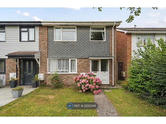 3 Bedroom End Of Terrace House To Rent In Littledean, Yate, Bristol, BS37