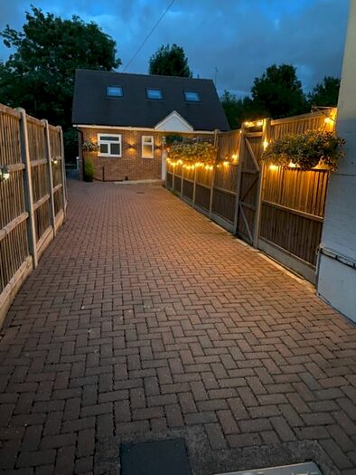 2 Bedroom Detached House To Rent In Snowden Avenue, Hillingdon, Uxbridge, UB10