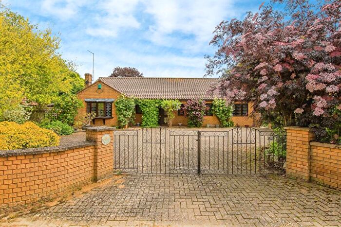 3 Bedroom Detached Bungalow For Sale In Barton Road, Wisbech, PE13