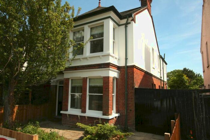 4 Bedroom Semi-Detached House To Rent In Milton Road, Cambridge, CB4