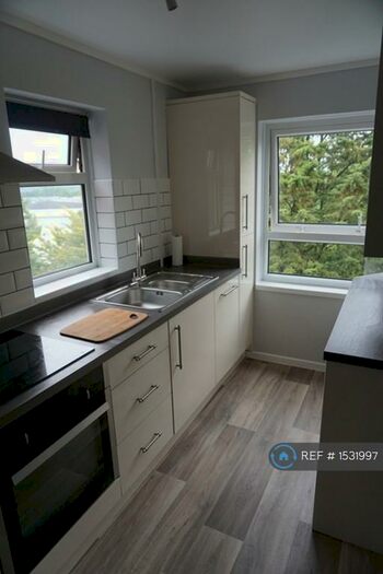 2 Bedroom Flat To Rent In Winnall Manor Road, Winchester, SO23