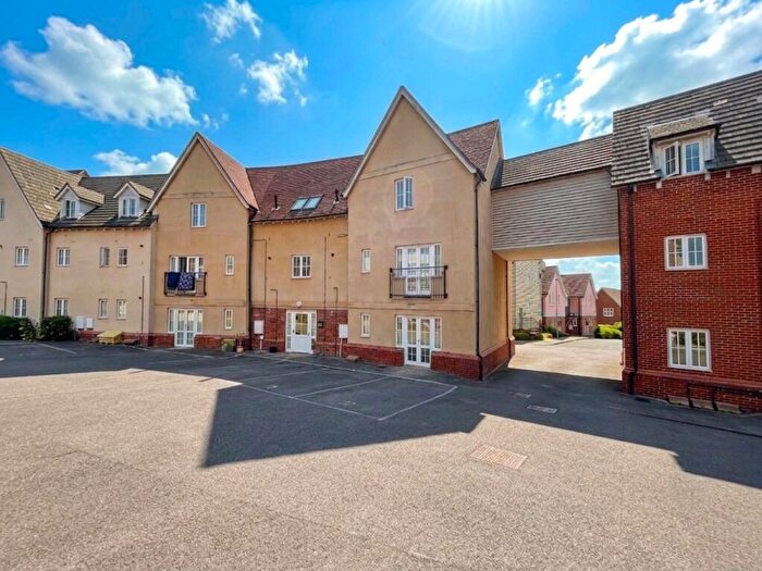 2 Bedroom Apartment To Rent In Weavers Close, Dunmow, Essex, CM6