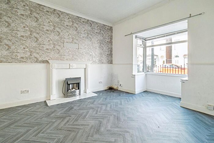 3 Bedroom Terraced House For Sale In New Bridge Road, Hull, HU9