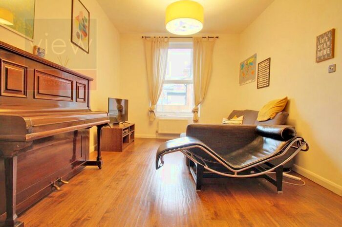 2 Bedroom Flat To Rent In Archway Road, London, N6