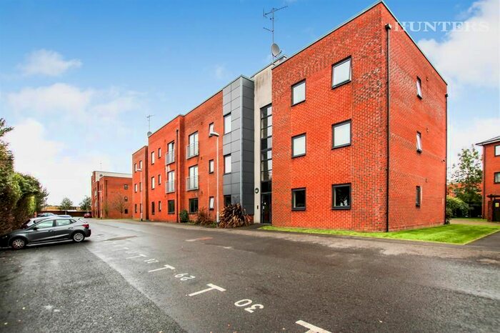 2 Bedroom Flat To Rent In Penstock Drive, Cliff Vale, Stoke-On-Trent, Staffordshire ST4