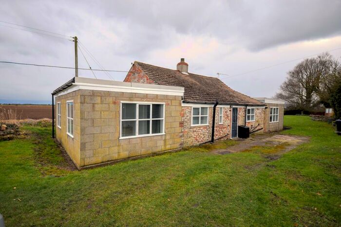 3 Bedroom Detached Bungalow For Sale In Louth Road, South Somercotes, LN11
