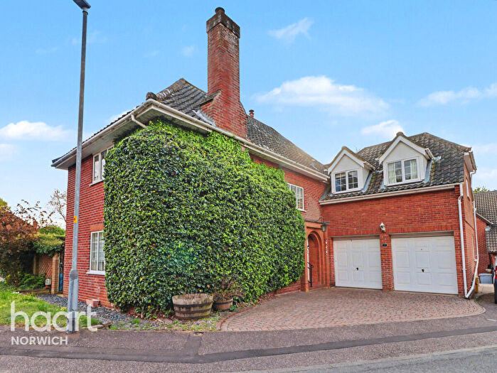 4 Bedroom Detached House For Sale In Shakespeare Way, Norwich, NR8