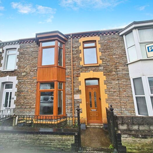 3 Bedroom Property To Rent In Hillview Terrace, Port Talbot, SA13