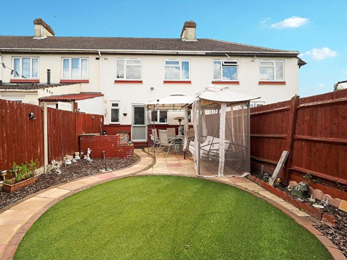 3 Bedroom House To Rent In Dalton Avenue, Mitcham, Surrey, CR4