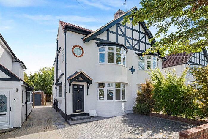 3 Bedroom Semi-Detached House For Sale In Hayes Wood Avenue, Hayes, BR2