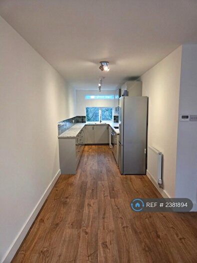2 Bedroom Flat To Rent In Irvin Point, London, N3