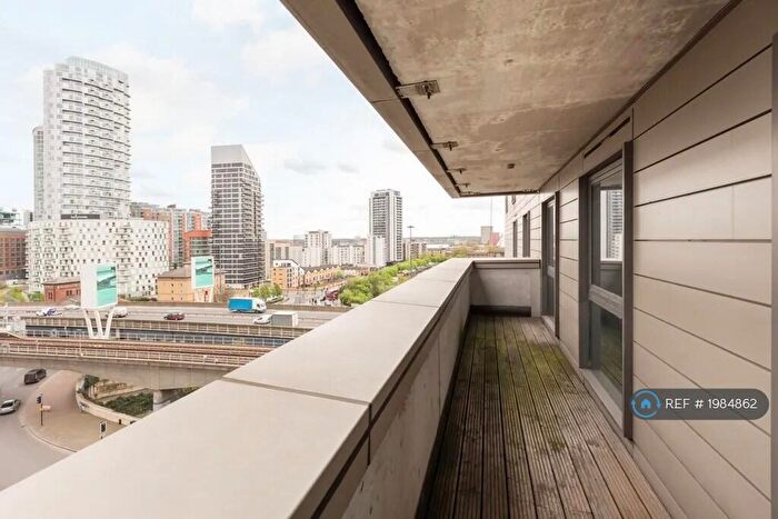 2 Bedroom Flat To Rent In Wharfside Point South, London, E14