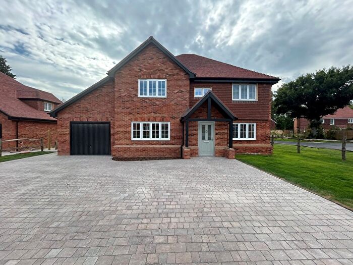 4 Bedroom Detached House For Sale In Hop Gardens, Ninfield, Battle, TN33