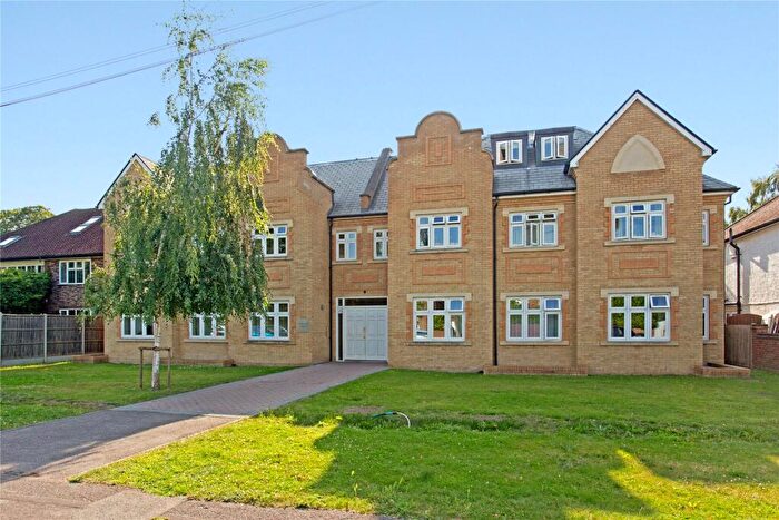2 Bedroom Flat To Rent In Ember Lane, Esher, Surrey, KT10