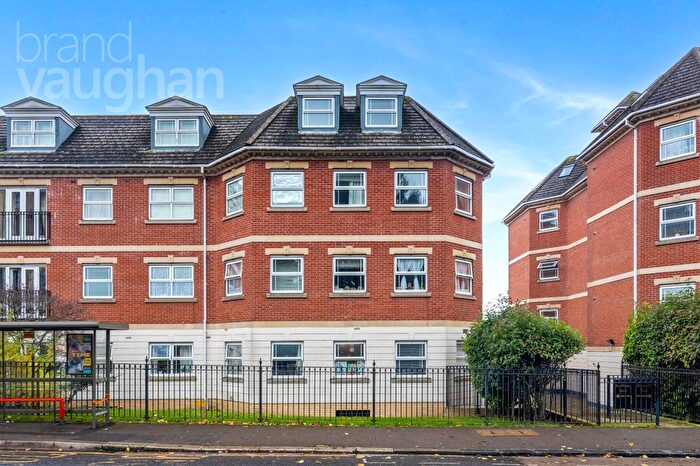 2 Bedroom Flat To Rent In Davigdor Road, Hove, East Sussex, BN3