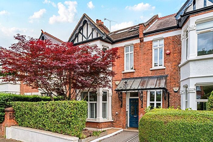 3 Bedroom Flat For Sale In Third Avenue, Acton, London, W3