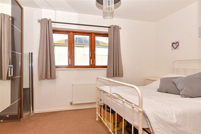 2 Bedroom Terraced House For Sale In Baffin Road, Gravesend, Kent, DA12