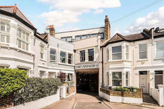 2 Bedroom Flat To Rent In Hunts Paper Factory, London, SW6