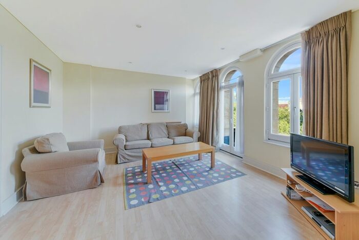 2 Bedroom Flat To Rent In Clarendon Court, Maida Vale, London, W9
