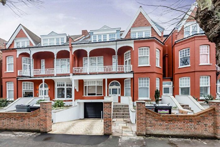 2 Bedroom Flat To Rent In Queens Avenue, London, N10