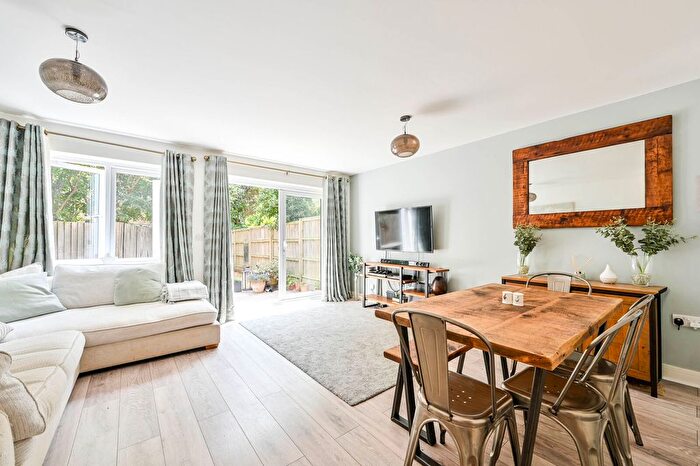 3 Bedroom Terraced House For Sale In Jacobs Green, Guildford, GU1
