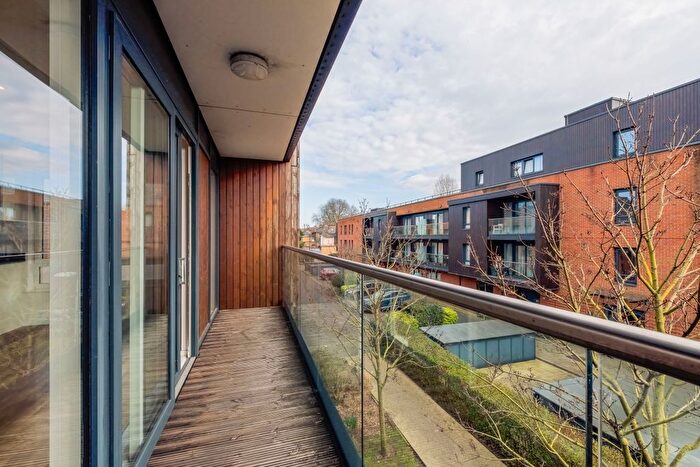 2 Bedroom Flat To Rent In Dowding Drive, London, SE9