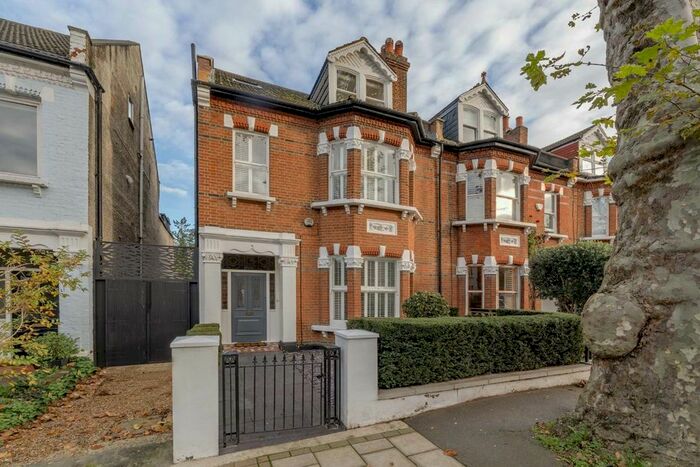 5 Bedroom Property To Rent In Silver Crescent, London, W4