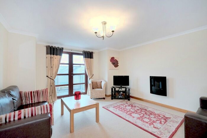 2 Bedroom Flat To Rent In Kirklea Gardens, Cults, Aberdeen, AB15