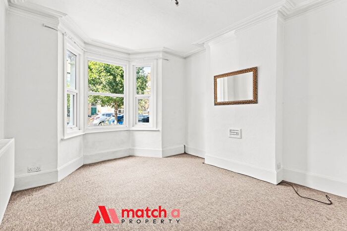 1 Bedroom Flat To Rent In Antrobus Road, Chiswick, London, W4
