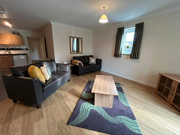 2 Bedroom Flat To Rent In Abbeyfields, Peterborough, PE2