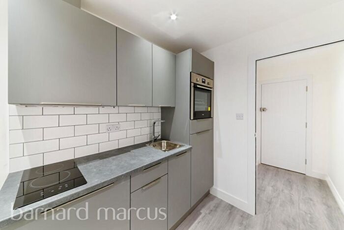 Studio To Rent In Spencer Road, East Molesey, KT8