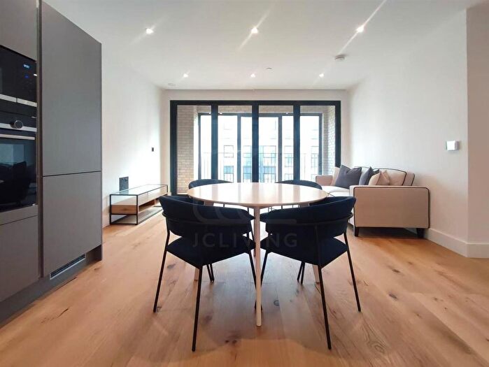 1 Bedroom Flat To Rent In Graphite Square, London, SE11
