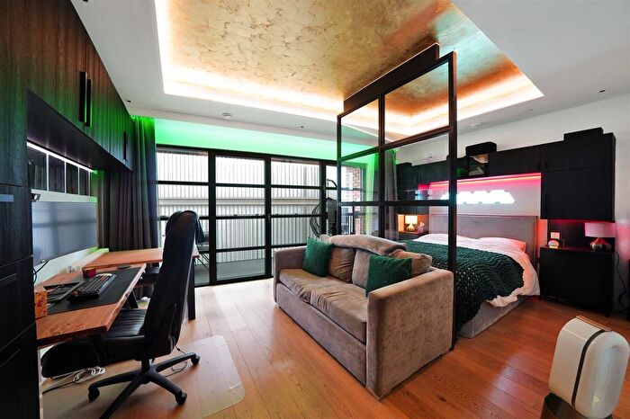 1 Bedroom Flat For Sale In Astell House, London City Island, E14
