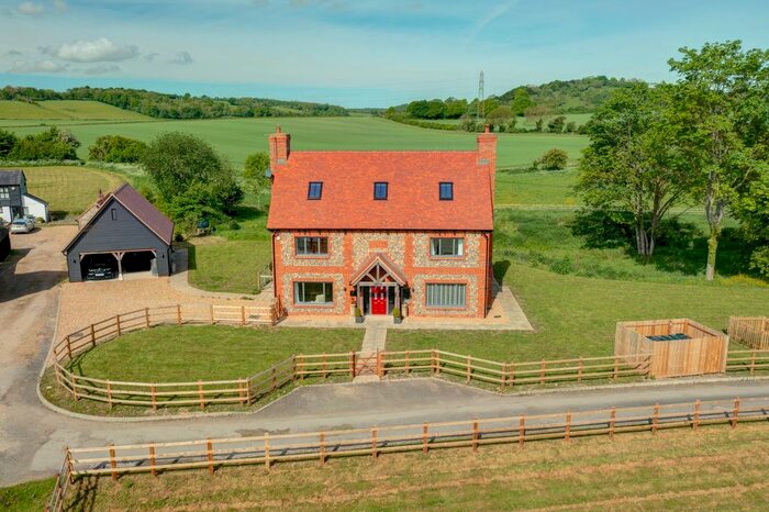 5 Bedroom Detached House For Sale In Lee Road, Saunderton, HP27