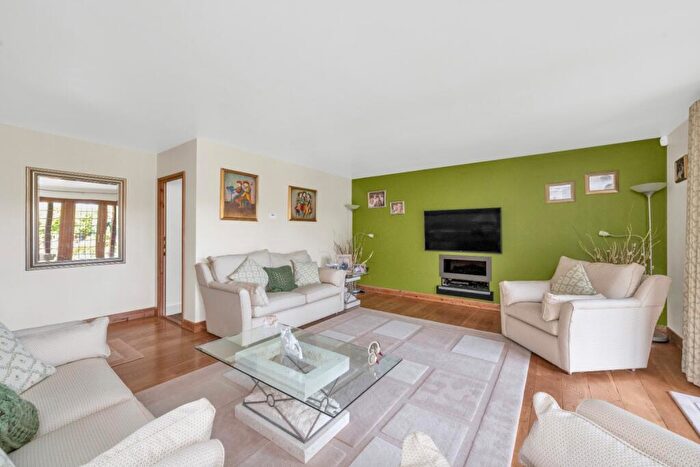 4 Bedroom Detached House For Sale In Weston Turville, HP22