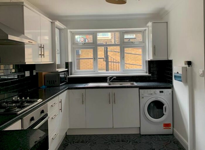 2 Bedroom Flat To Rent In Tancred Road, Finsbury Park, London, N4