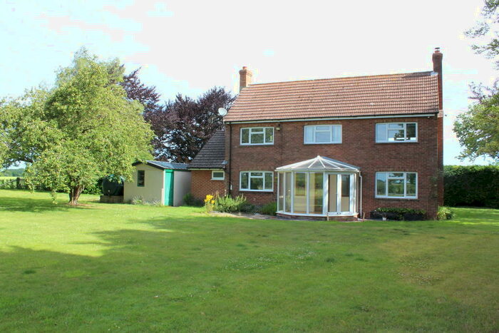 3 Bedroom Detached House To Rent In Darfield Farmhouse, SO20