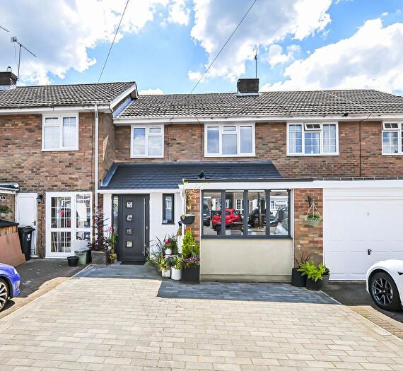4 Bedroom Terraced House For Sale In Claremont, Bricket Wood, St. Albans, AL2