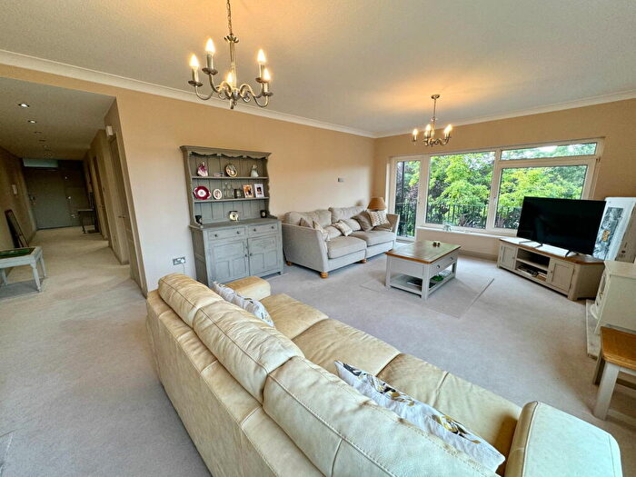 2 Bedroom Flat For Sale In Coppice Close, Dove House Lane, Solihull, B91