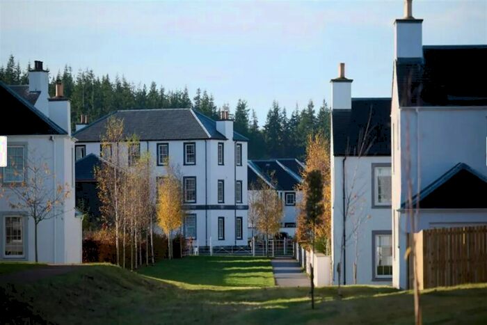 4 Bedroom Semi-Detached House To Rent In Loch Avenue, Stratton, Inverness, IV2