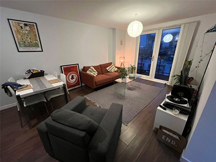 2 Bedroom Flat For Sale In The Riverside, Derwent Street, Salford, M5