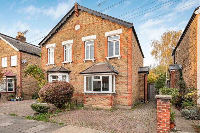 3 Bedroom Semi-Detached House To Rent In Deacon Road, Kingston Upon Thames, KT2